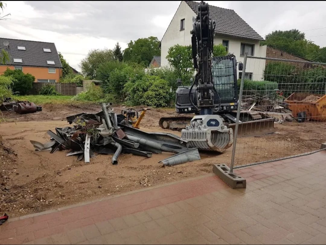 Sortierte Stahlteile nach dem Rückbau