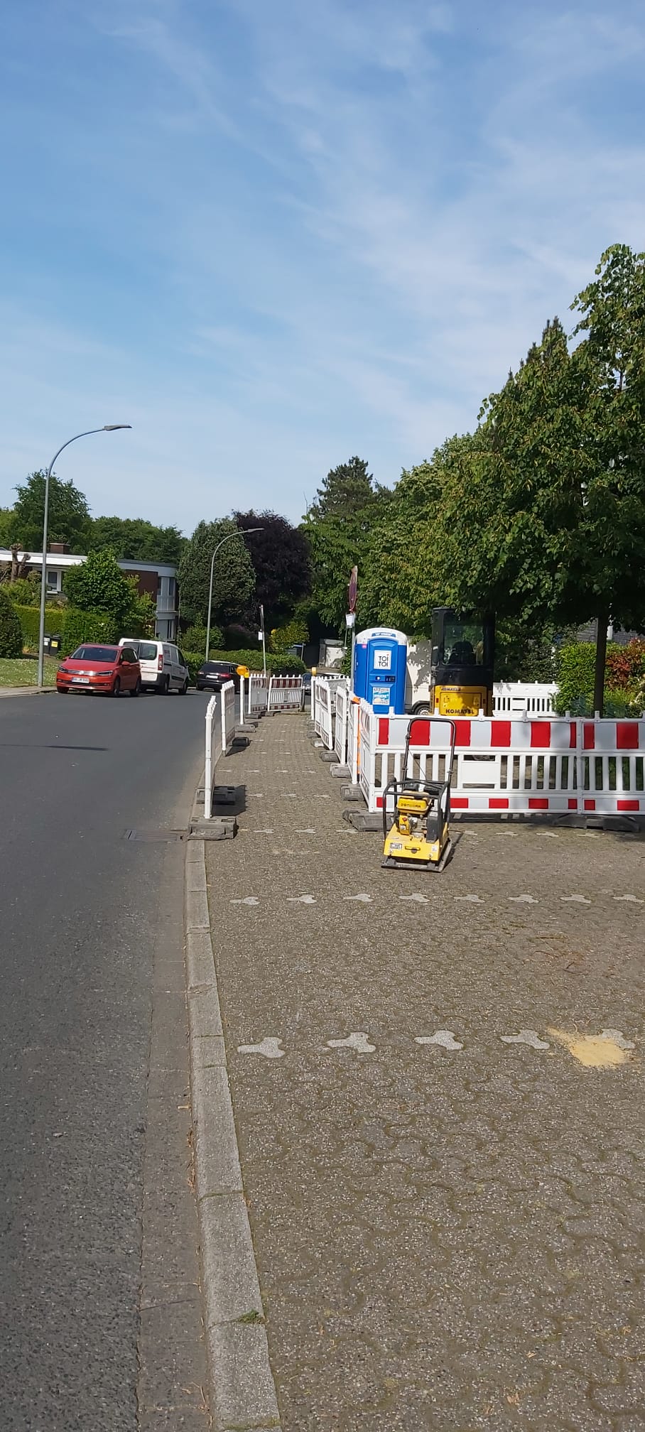 Gehweg im Umbau mit Pflasterarbeiten